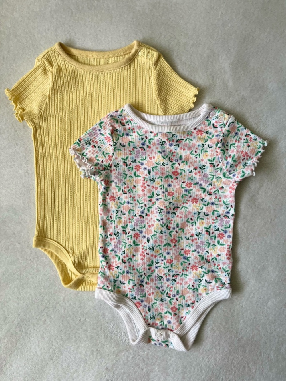 Garanimals Yellow Ribbed One-Piece & Floral Short-Sleeve Bodysuit Set
